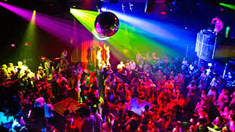 Pune Pub Party : निमंत्रण पत्रिकेसोबत कंडोम पाकिटं वाटली, पोलिसांनी पार्टीच रद्द केली, पुण्यातील 'त्या' पबवर कारवाई