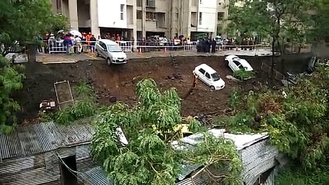 पुण्यातील कोंढव्यात भिंत कोसळून 15 जणांचा मृत्यू ; मुंबईमध्ये 24 तासांत घर किंवा भिंत कोसळण्याच्या 14 घटना