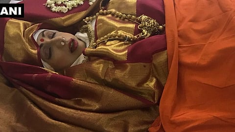बॉलीवूड अभिनेत्री श्रीदेवी यांचा अखेरचा प्रवास सुरू..