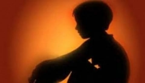 അടുക്കളയുടെ ജനലിൽ കെട്ടിത്തൂങ്ങിയ നിലയിൽ കണ്ടെത്തുകയായിരുന്നു