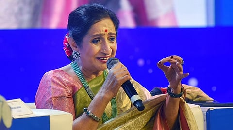 അരുണ സായിറാം കോണ്ക്ലേവില് പാടുന്നു