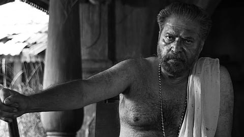 ഭ്രമയുഗം പോസ്റ്റര്