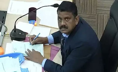 പ്രിസൈഡിങ് ഓഫീസർ അനിൽ മാസിഹ്