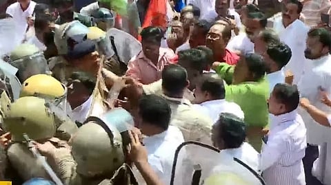 പൂക്കോട് സര്വകലാശാലയിലെ പ്രതിഷേധ മാര്ച്ച്