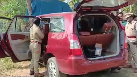 കാര് വാടകയ്ക്ക് എടുത്തത് എഎസ്ഐ, ആലുവയില് തട്ടിക്കൊണ്ടുപോയ യുവാവിനെ ഇനിയും കണ്ടെത്താനായില്ല