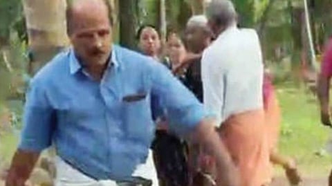 കാസര്കോട്ടെ ഊരുവിലക്ക്; രണ്ട് സിപിഎം പ്രവര്ത്തകര് ഉള്പ്പെടെ ഒമ്പത് പേര്ക്കെതിരെ കേസ്