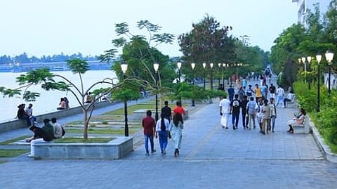 മറൈന്ഡ്രൈവ്