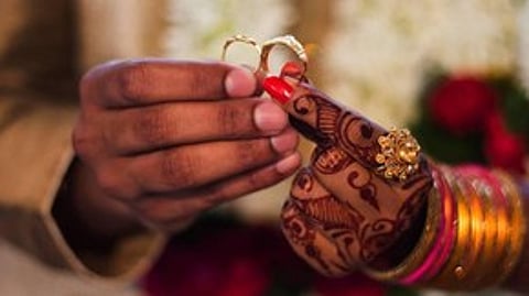 വ്യാജവിവാഹം: ഡോക്ടറില് നിന്ന് പണവും ആഭരണങ്ങളും തട്ടി, പ്രതികര്ക്കായി തെരച്ചില്