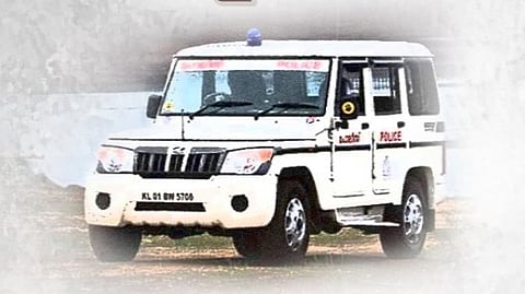 സ്റ്റേഷനില് നിന്ന് സഹായം കിട്ടിയില്ലെന്ന ആശങ്ക വേണ്ട; പരാതിക്കാരനെ നേരിട്ട് വിളിക്കും; സേവനത്തിന് റേറ്റിങ്; പുതിയ പദ്ധതിയുമായി പൊലീസ്