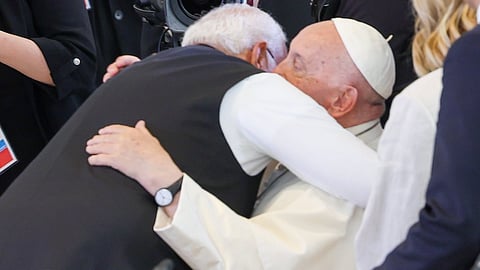 PM Modi meets Pope Francis on sidelines of G7 Summit, invites him to India