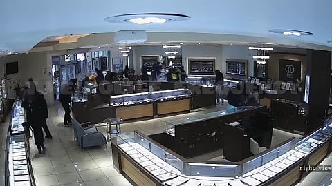 20-member gang robbed a jewelry in three minutes in America Video