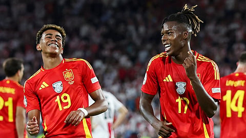 Spain Ease Into Quarters