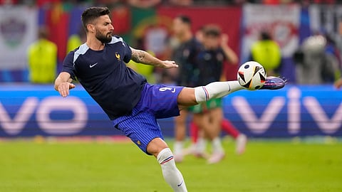 Olivier Giroud retires