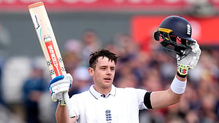 Jamie Smith breaks England Test record