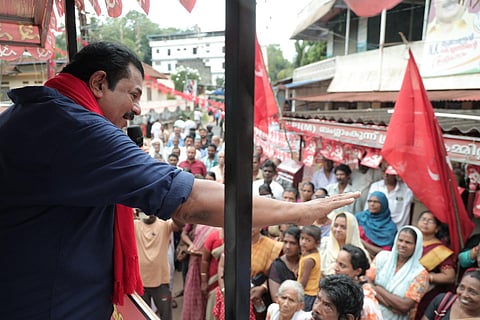 'സിപിഎം എംഎല്എ ആകുമ്പോള് എന്തും പറയാം; രഞ്ജിത്തിന്റെ പോലെ അല്ലല്ലോ?, 26 കൊല്ലം മുന്പ് നടന്ന കാര്യവുമായി വീണ്ടും വരികയാണ്'