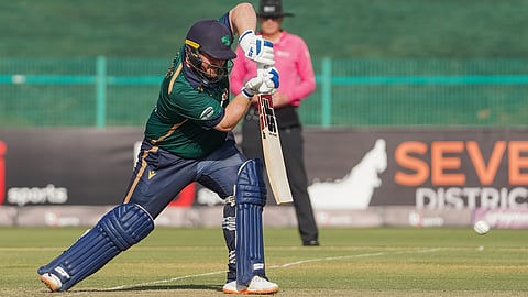 Paul Stirling guides Ireland