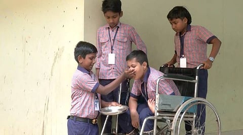 friends supported the 5th grader -kollam-school