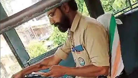 Mobile phone use while driving; KSRTC driver's license suspended