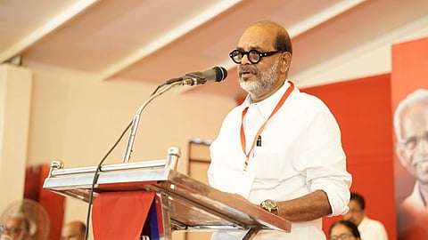 'മഞ്ഞപ്പെട്ടി, നീലപ്പെട്ടി എന്നൊക്കെ പറഞ്ഞ് ആളുകളുടെ കണ്ണില് പൊടി ഇടരുത്'; ജനകീയ വിഷയങ്ങള് ചര്ച്ച ചെയ്യണമെന്ന് എന് എന് കൃഷ്ണദാസ്