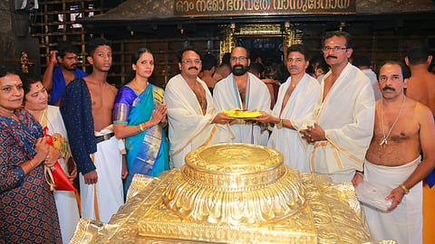 ഗുരുവായൂരപ്പന് വഴിപാട്; 25 ലക്ഷം വില മതിക്കുന്ന സ്വര്ണ നിവേദ്യക്കിണ്ണം നല്കി ചെന്നൈ സ്വദേശി