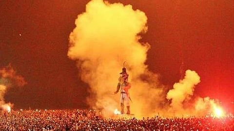 പാപ്പാഞ്ഞിയെ കത്തിക്കുന്നു