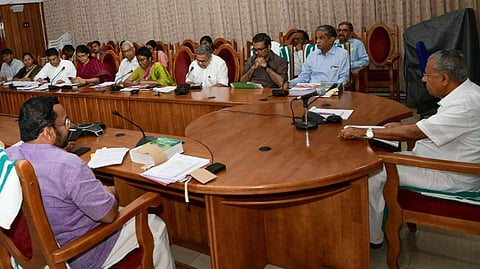 വയനാട് പുനരധിവാസ പ്രവര്ത്തനങ്ങളുടെ പുരോഗതി വിലയിരുത്താന് മുഖ്യമന്ത്രിയുടെ അധ്യക്ഷതയില് ചേര്ന്ന യോഗം