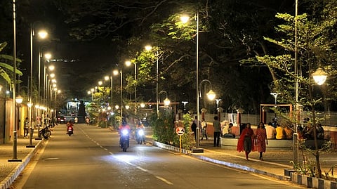 MANAVEEYAM VEEDHI