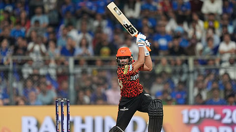 Mumbai Indians vs SunRisers Hyderabad score and updates