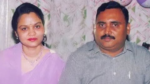 searched for a method of killing by slitting the throat, Pallavi alleges that her husband gave her daughter drugs
