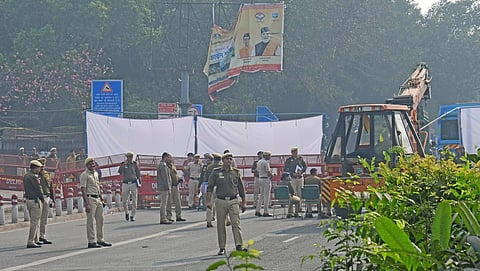 Red Fort blast effect: Bus tyre burst creates panic in Delhi's Mahipalpur .