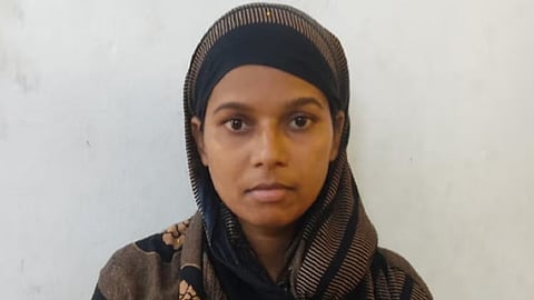 woman transporting 8 kg of ganja thrown from a train, arrest