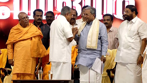 Pinarayi Vijayan , Siddaramaiah