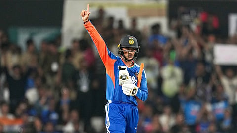 abhishek sharma celebrate half century