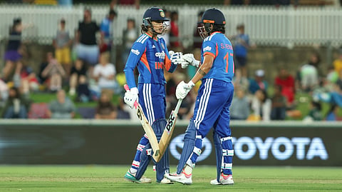 Shafali Verma Smriti Mandhana batting