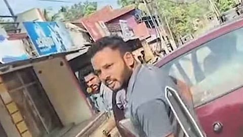 Police jeep blocked case being registered against nine CPM and DYFI activists.
