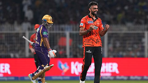 Sunrisers Hyderabad's Jaydev Unadkat, right, celebrates after the wicket of Kolkata Knight Riders' captain Ajinkya Rahane