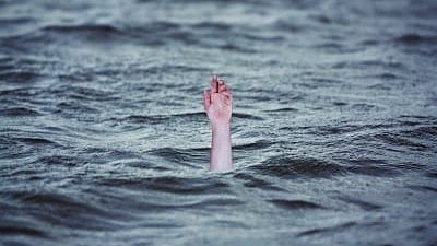 Two students drowned in the Bavali River during a picnic