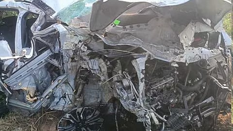 Two Kannur natives died in a collision, The accident occurred near Gundlupet, Karnataka