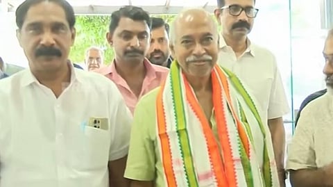 V. Kunhikrishnan received at Kannur DCC office