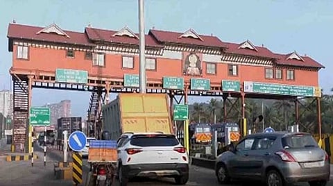 Olavanna toll plaza
