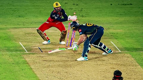 IPL 2026:Gujarat limited to 55; Royal Challengers have a low target to win