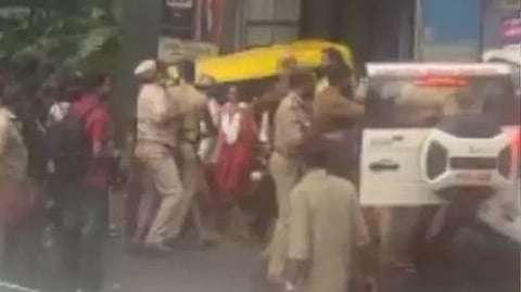 Clash Breaks Out Between Drunkards In Front Of Vattappara Bevco Outlet