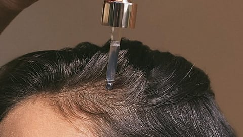 How to Apply Hair Oil
