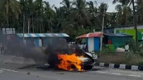 Karnataka Man Stabs Woman In Car, He Dies After Vehicle Explodes
