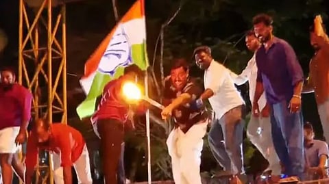 Widespread protests across Kerala against the detention of Congress leaders in Delhi Read