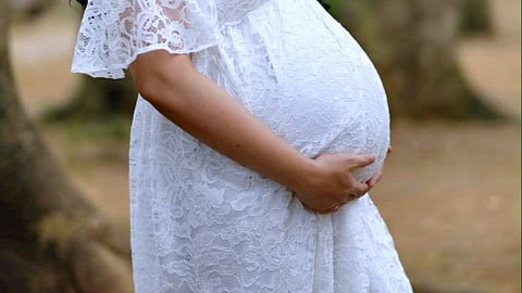Pregnant Lady, Vethu kuli