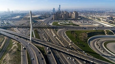 Indian expats in UAE rush to send money home as rupee weakens