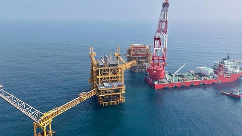 crude oil rate falls