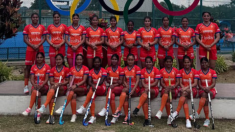 indian womens Hockey team in saffron jersey