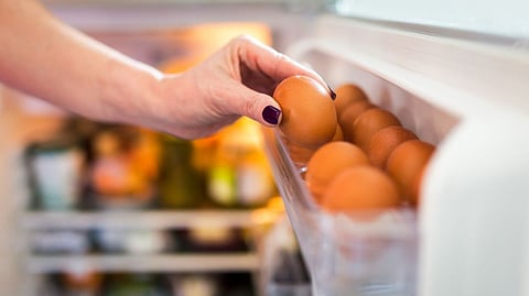Right way to keep eggs in fridge